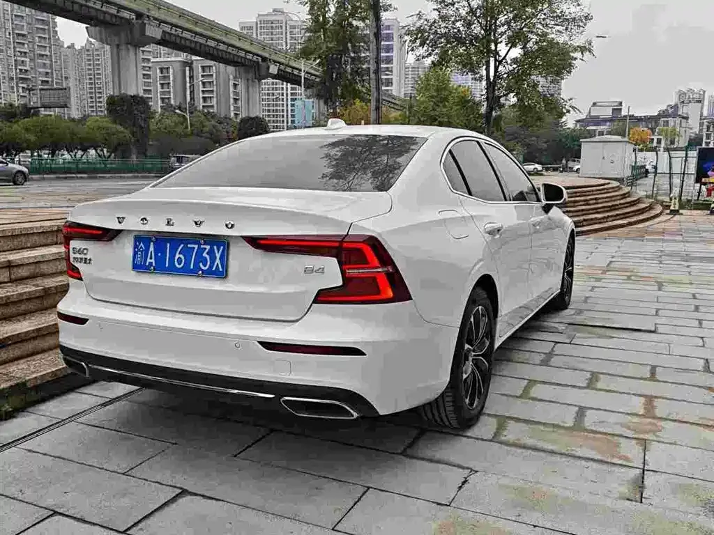 Volvo S60 2022 из CN, фото 6