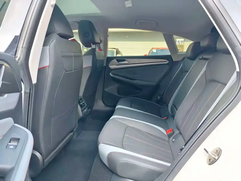Volkswagen Lamando 2023 из CN, фото 8