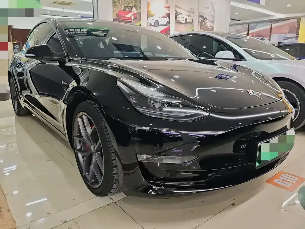 Tesla Model 3 — фото 3