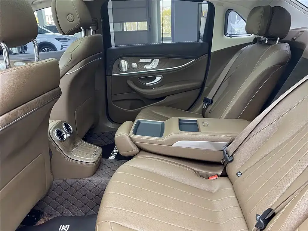 Mercedes-Benz E-Class 2023 из CN, фото 7