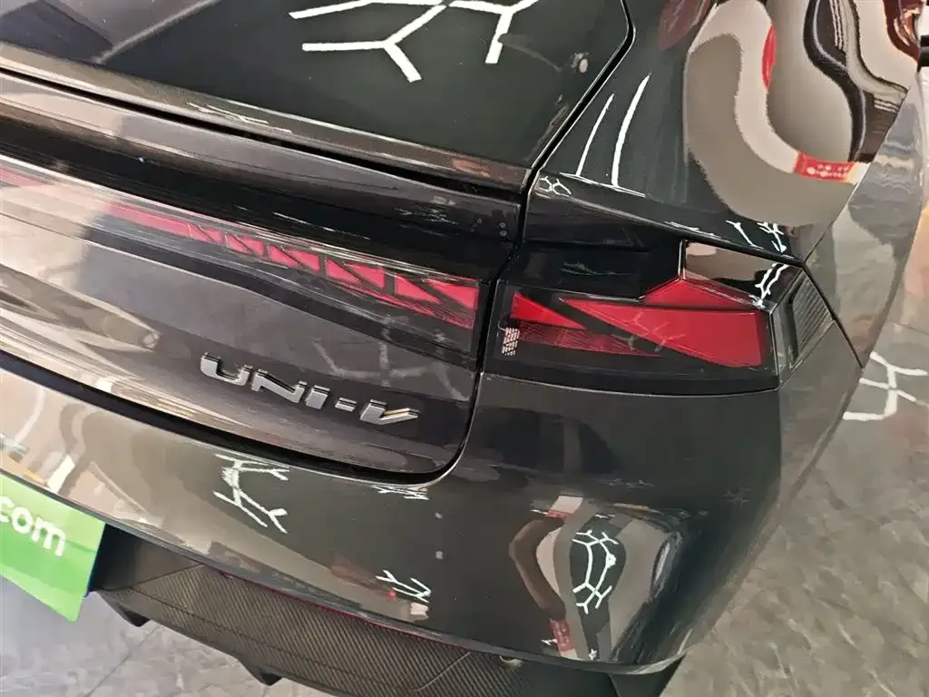 Changan UNI-V 2023 из CN, фото 8