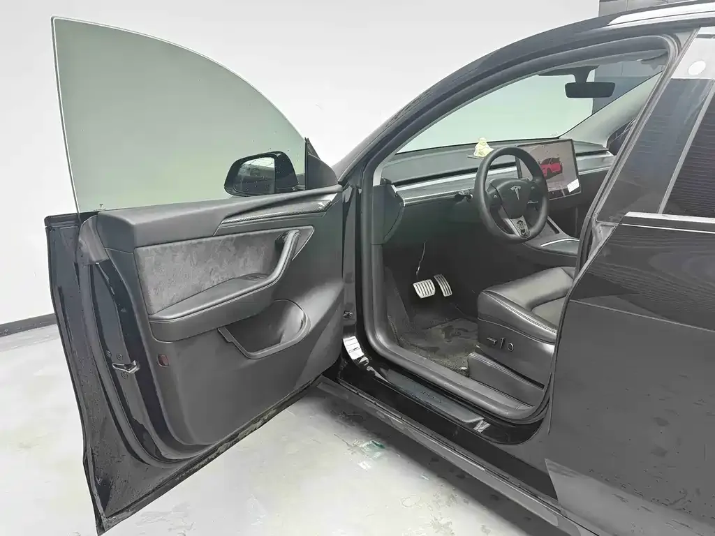 Tesla Model Y 2023 из CN, фото 4