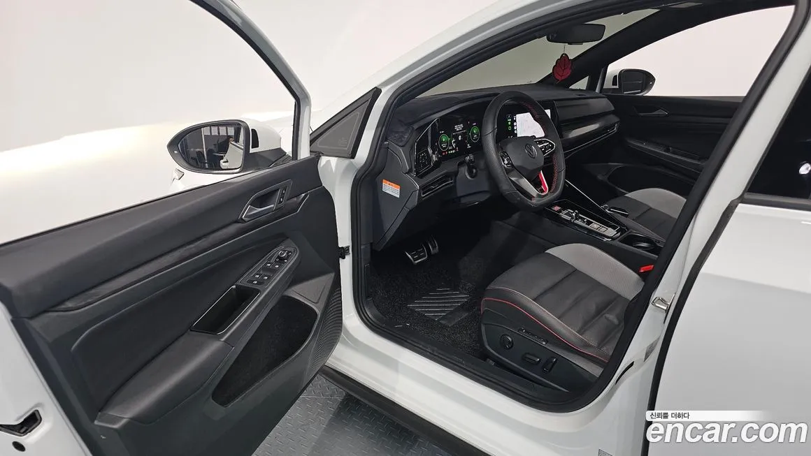 Volkswagen Golf 2023 из KR, фото 10