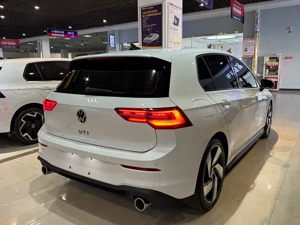 Volkswagen Golf GTI — фото 4