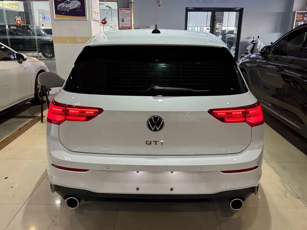 Volkswagen Golf GTI — фото 5