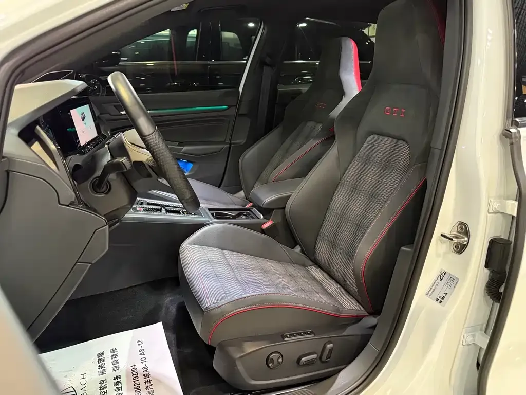 Volkswagen Golf GTI — фото 9