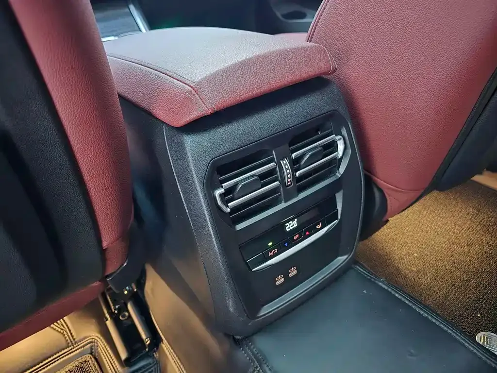 BMW 3 Series 2022 из CN, фото 10