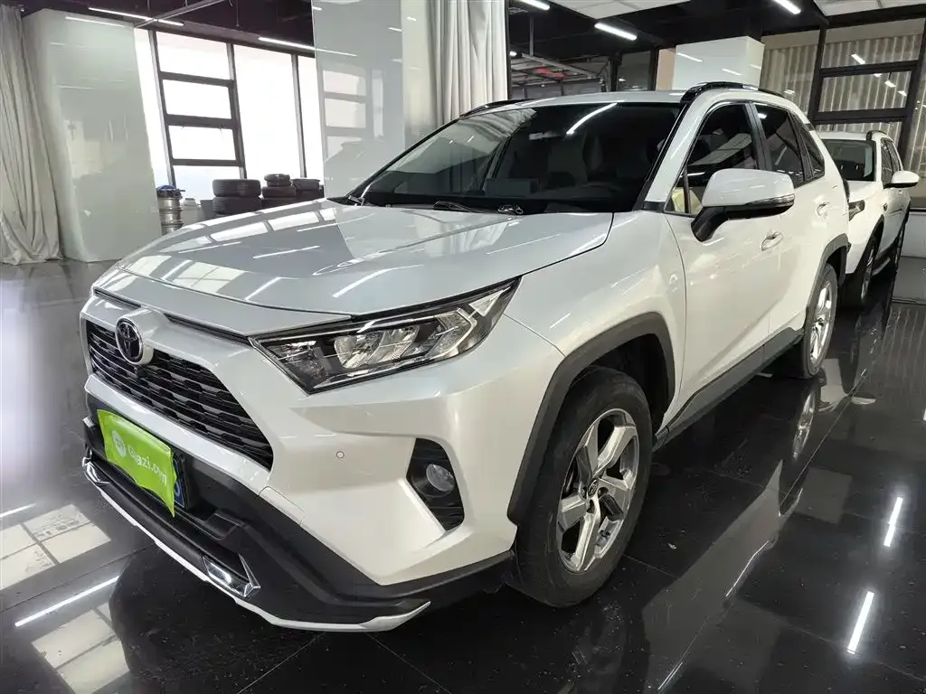 Toyota RAV4 2022 из CN, фото 2