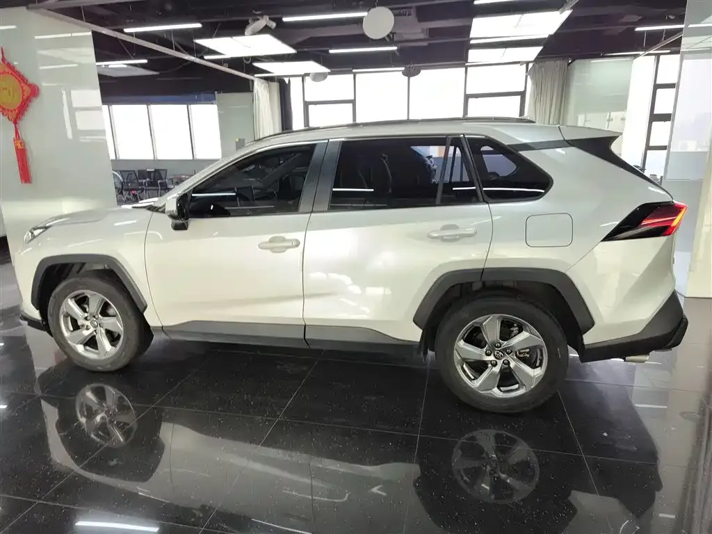 Toyota RAV4 2022 из CN, фото 5