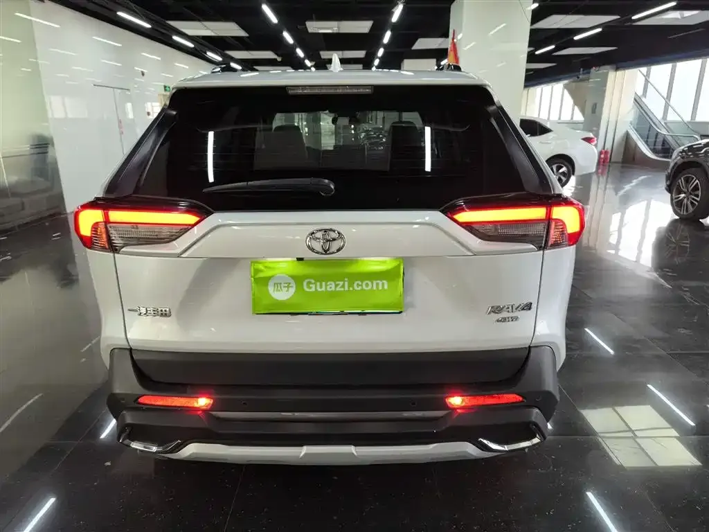 Toyota RAV4 2022 из CN, фото 6
