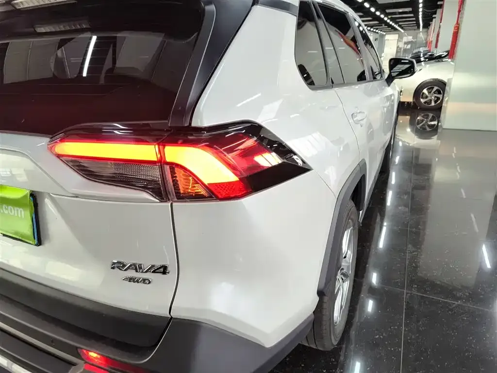 Toyota RAV4 2022 из CN, фото 8