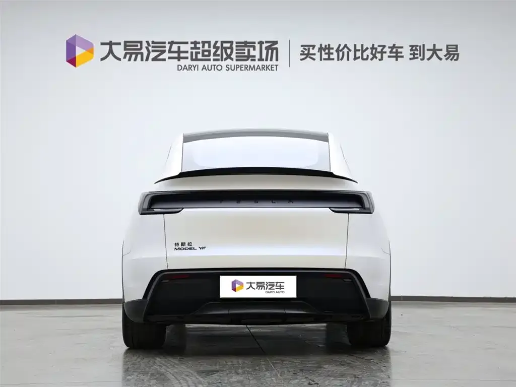 Tesla Model Y L — фото 4
