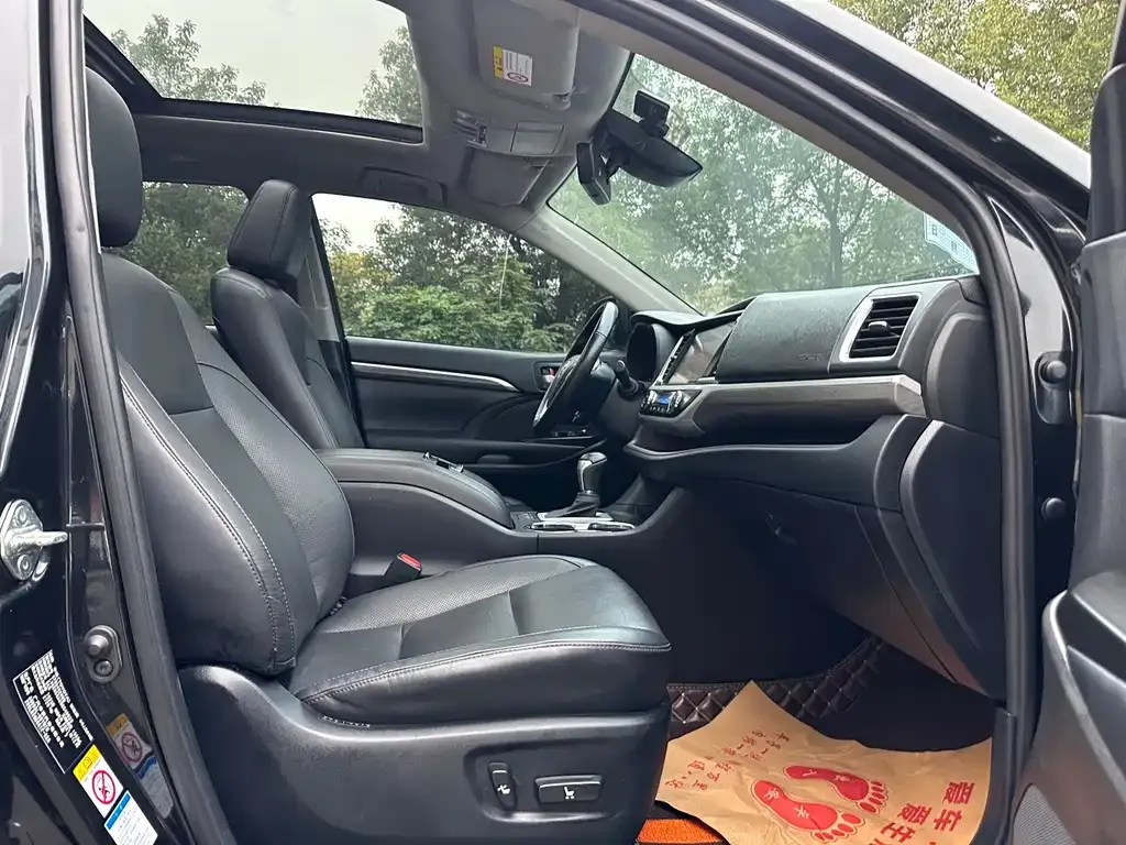 Toyota Highlander 2022 из CN, фото 9