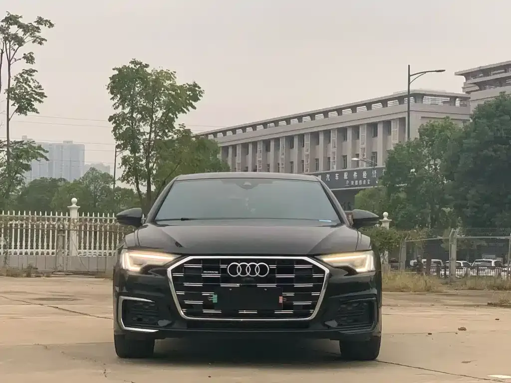 Audi A6L — фото 2