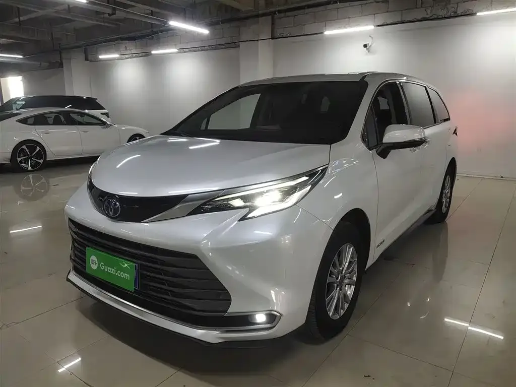 Toyota Sienna 2022 из CN, фото 1