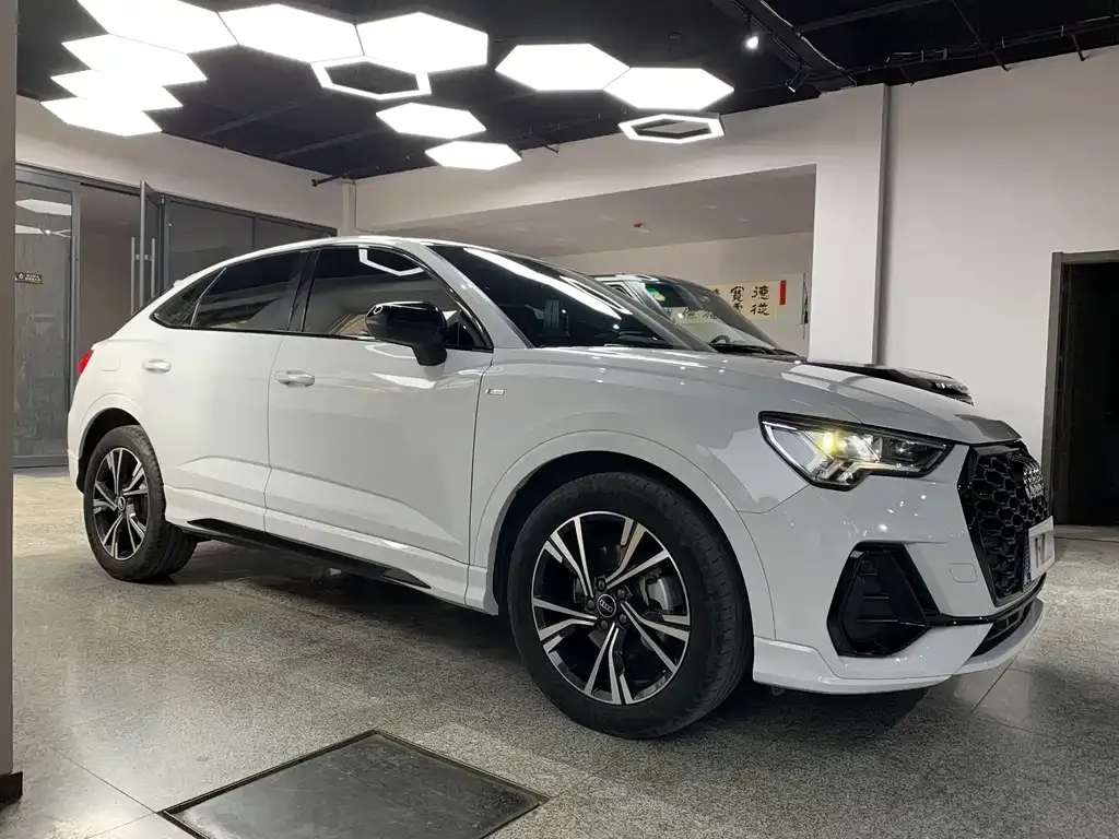 Audi Q3 Sportback 2022 из CN, фото 3