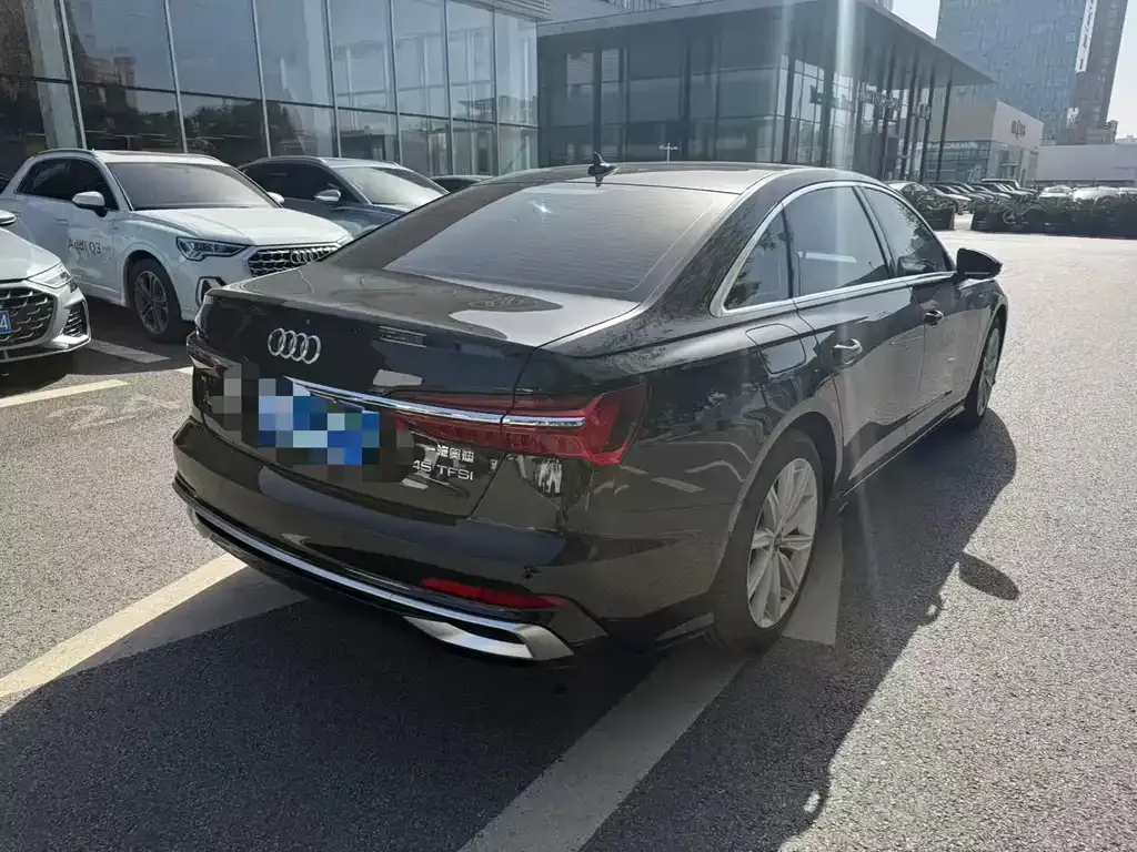 Audi A6L 2024 из CN, фото 9