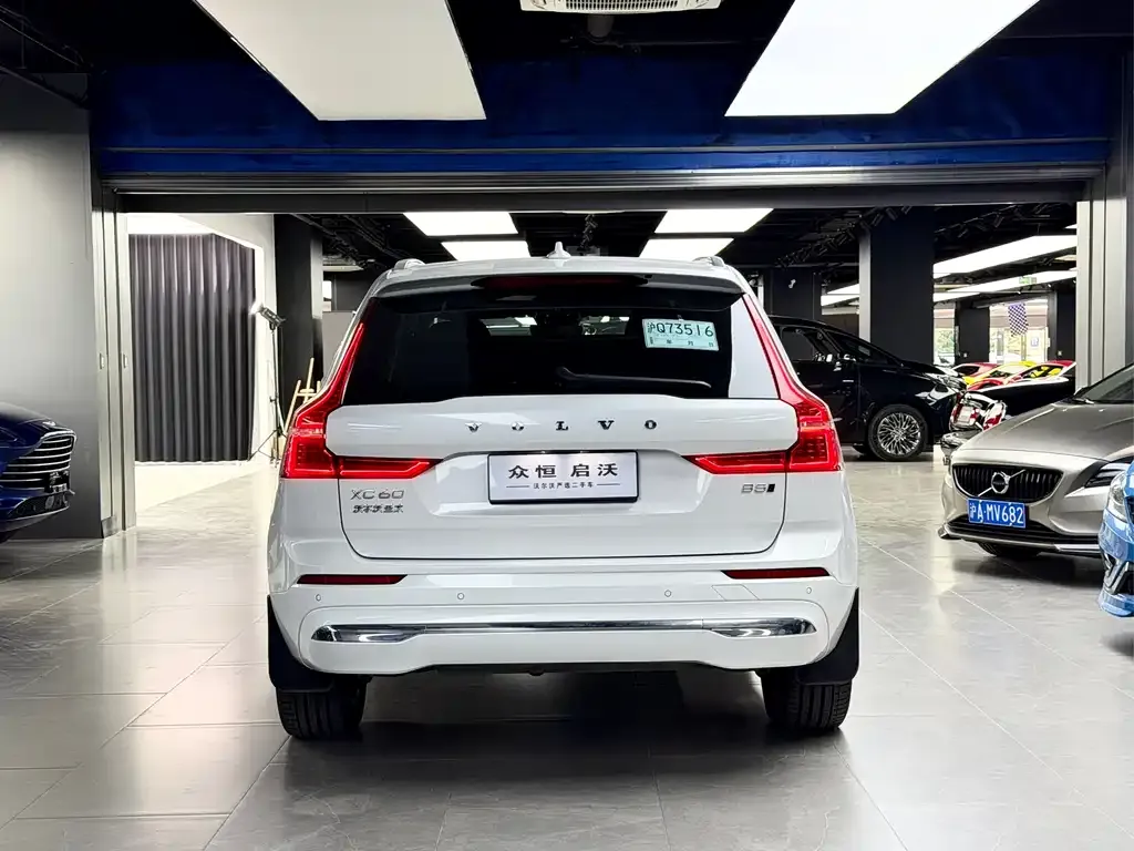 Volvo XC60 — фото 5