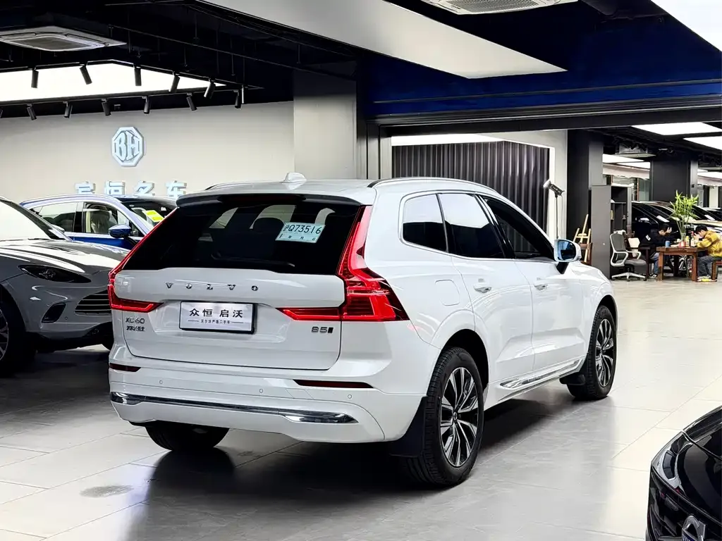 Volvo XC60 — фото 6