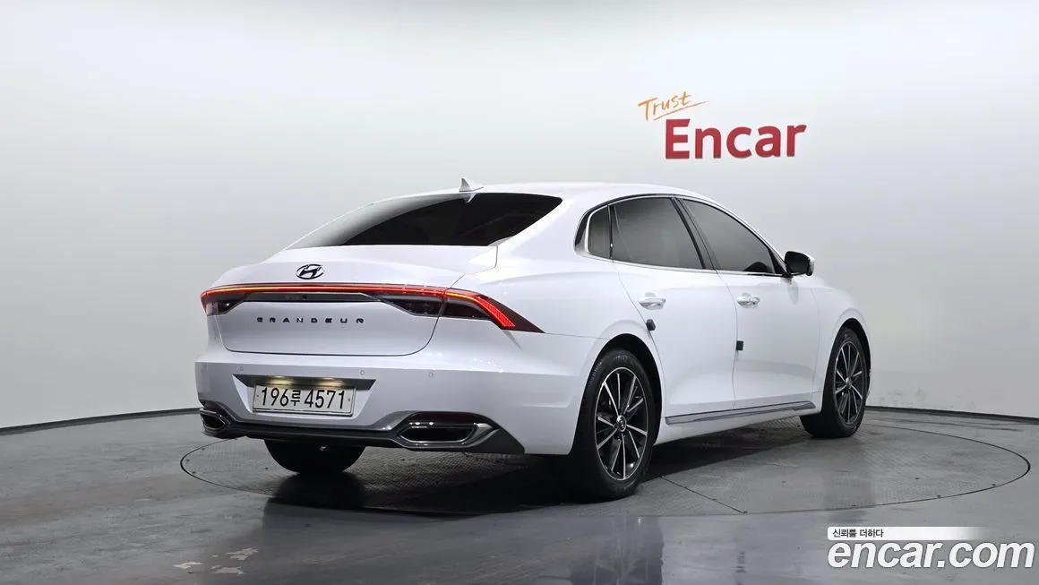 Hyundai Grandeur 2022 из KR, фото 2