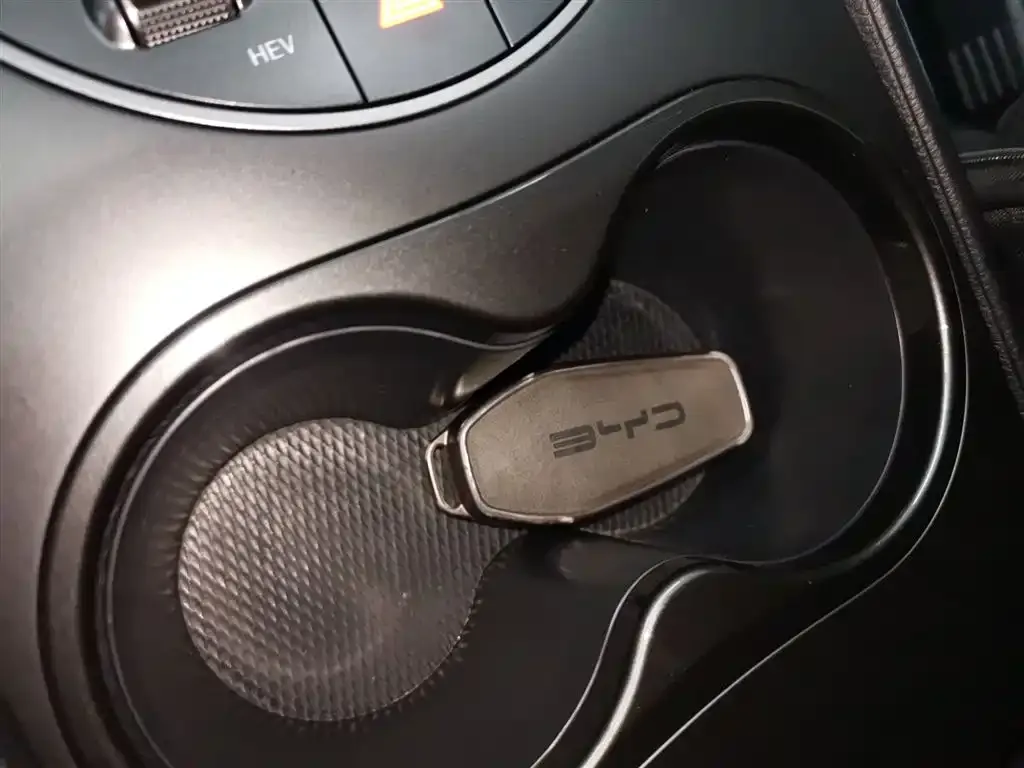BYD Seal 05 DM-i — фото 9