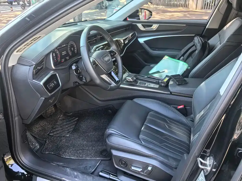Audi A6L 2024 из CN, фото 4