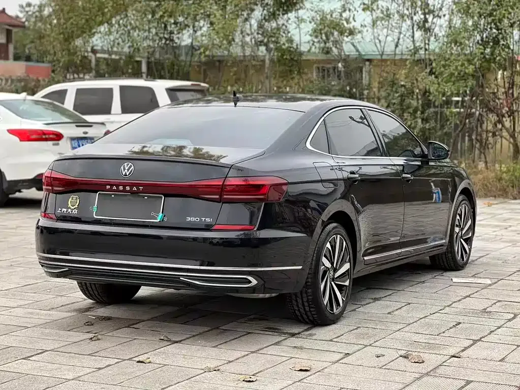 Volkswagen Passat — фото 10