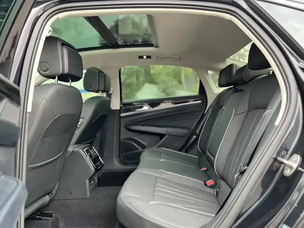 Volkswagen Passat — фото 6