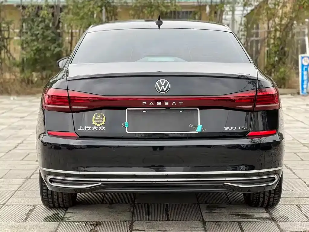 Volkswagen Passat — фото 9