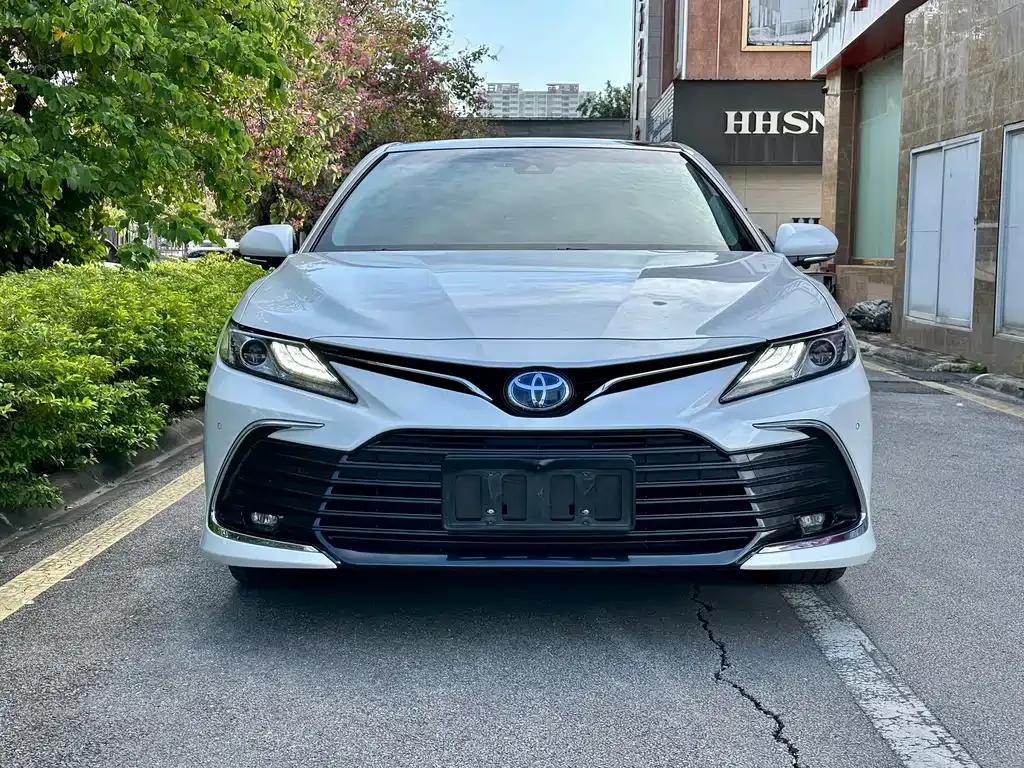 Toyota Camry 2022 из CN, фото 2