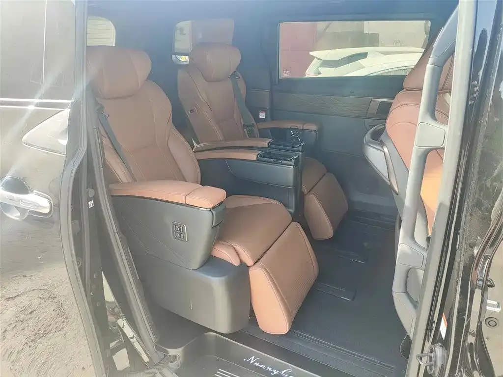 Toyota Vellfire — фото 7