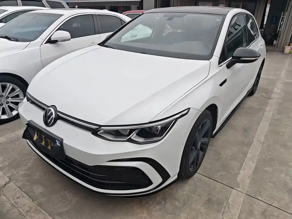 Volkswagen Golf 2023 из CN, фото 1