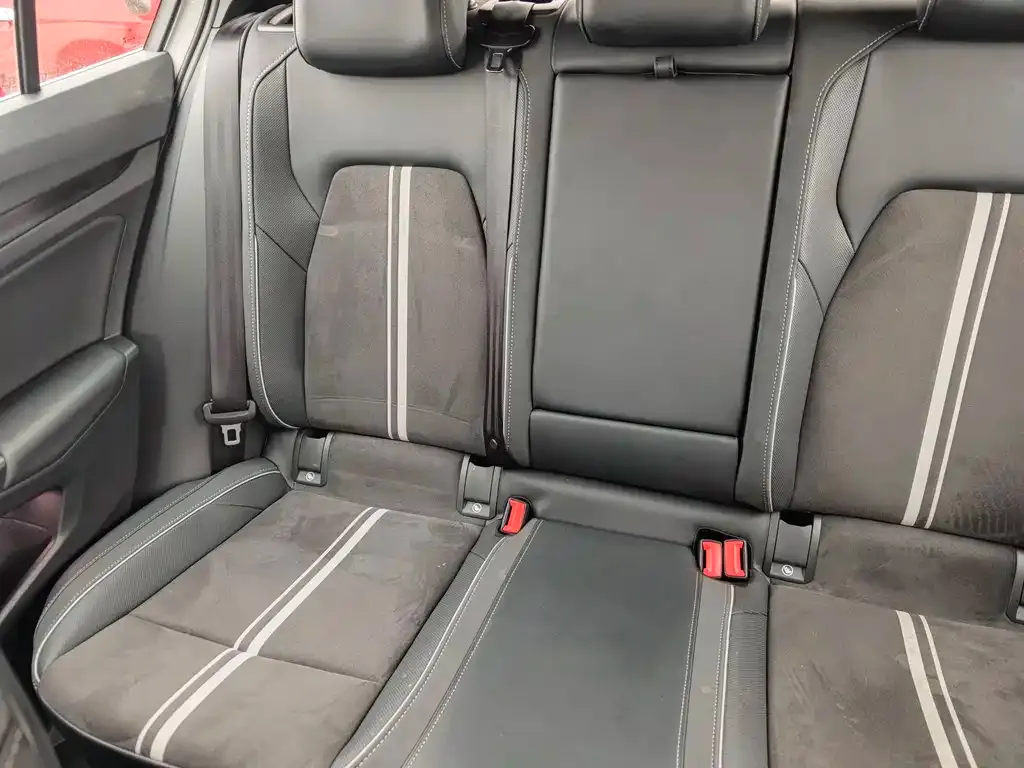 Volkswagen Golf 2023 из CN, фото 9