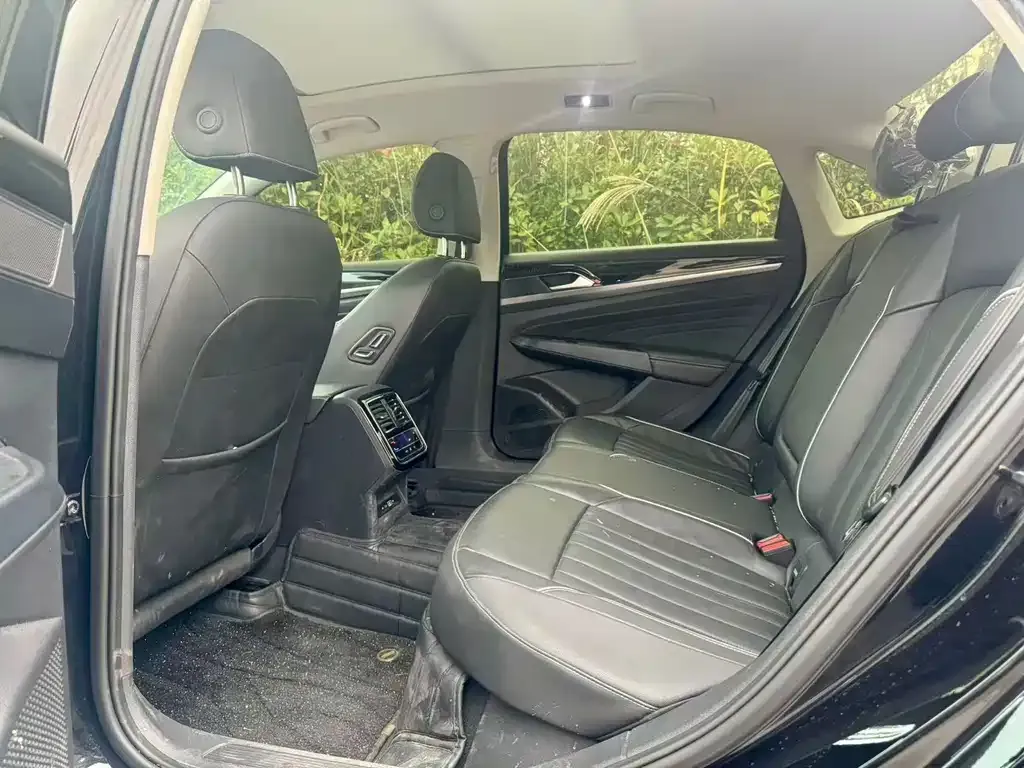 Volkswagen Passat — фото 6