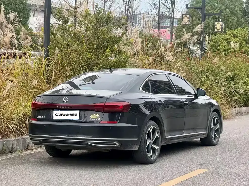 Volkswagen Passat — фото 8