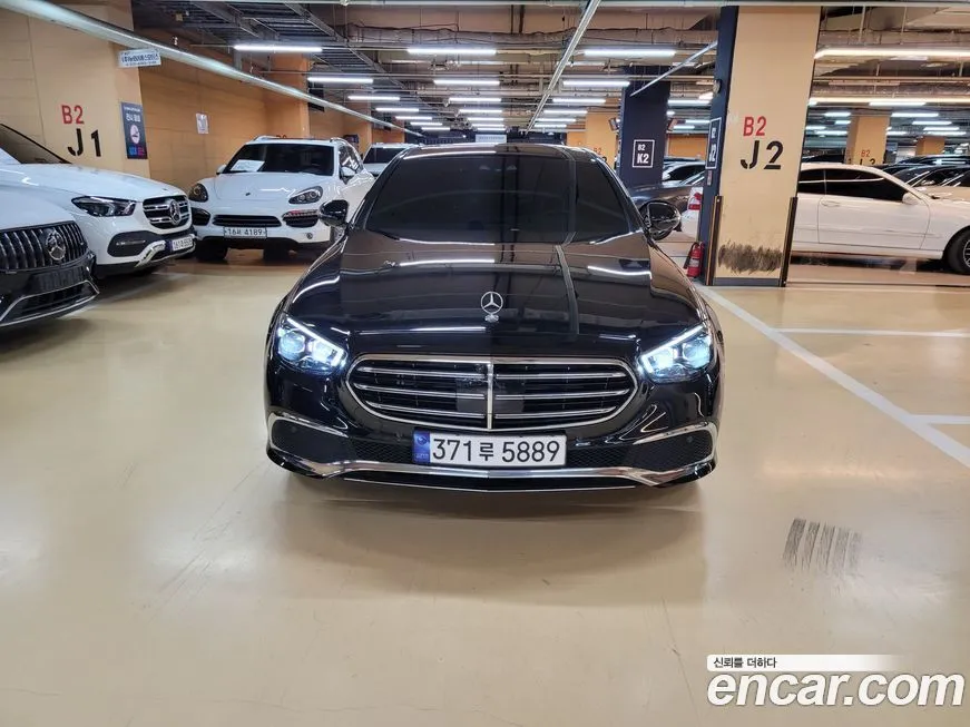 Mercedes-Benz E-Class — фото 1