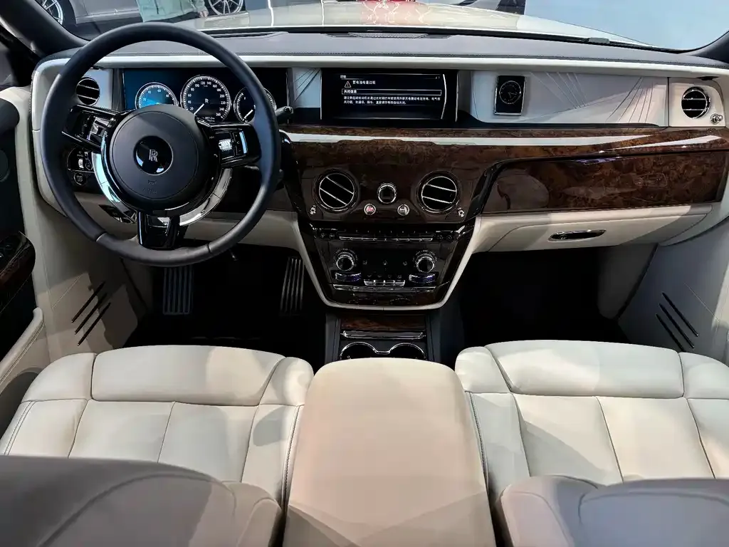 Rolls-Royce Phantom 2021 из CN, фото 5