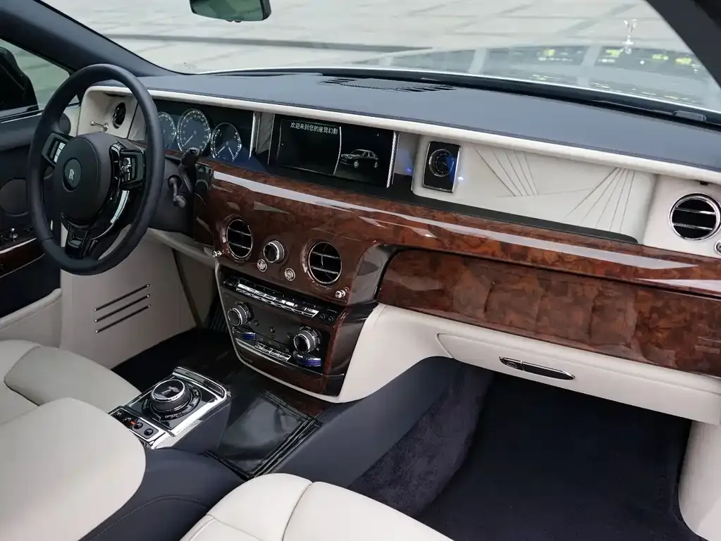 Rolls-Royce Phantom 2021 из CN, фото 9