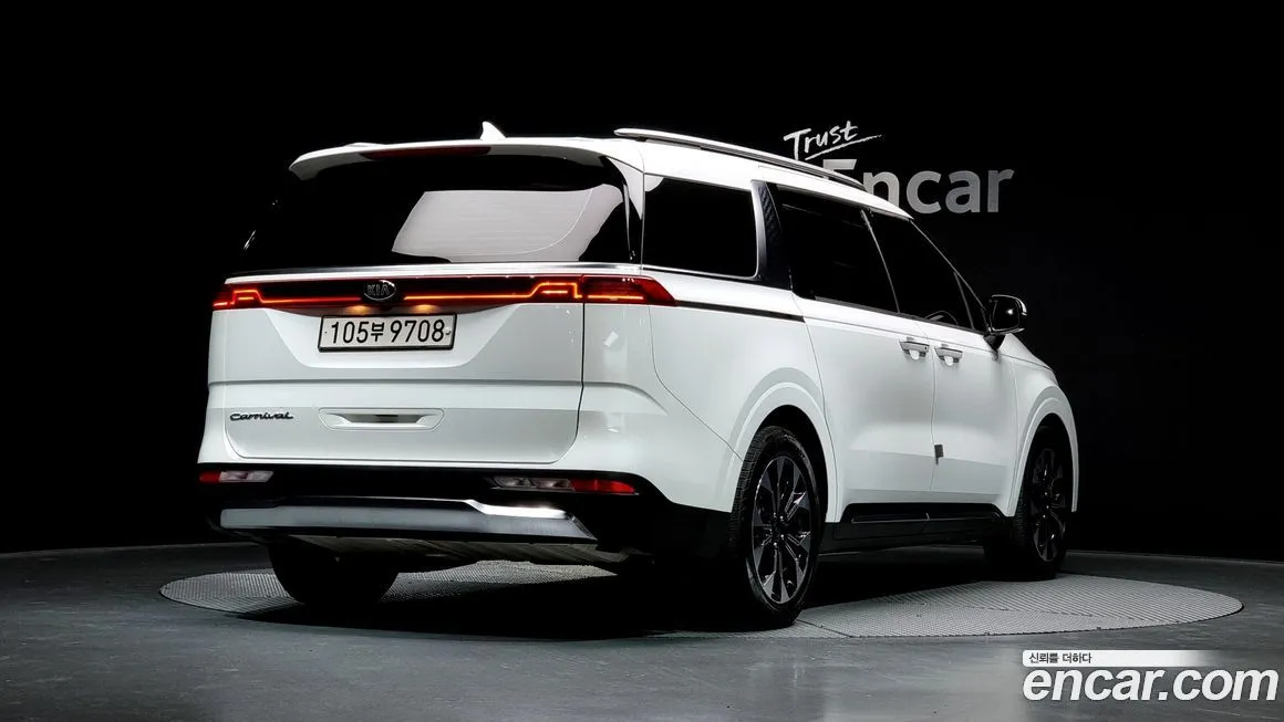 Kia Carnival — фото 2