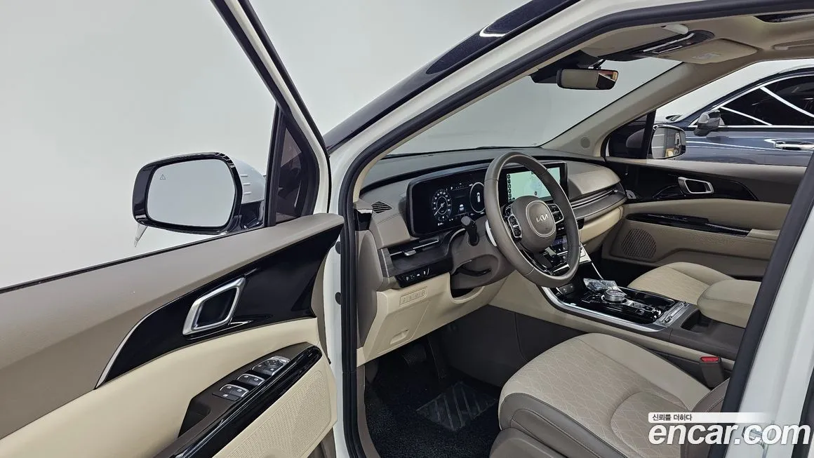 Kia Carnival — фото 10