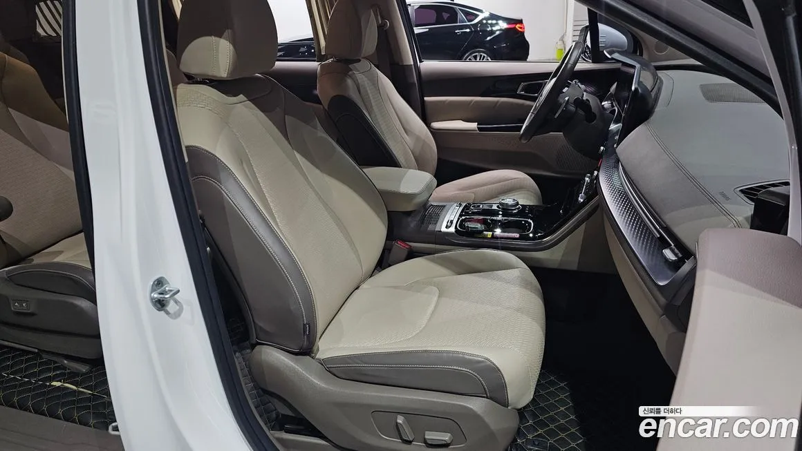 Kia Carnival — фото 10