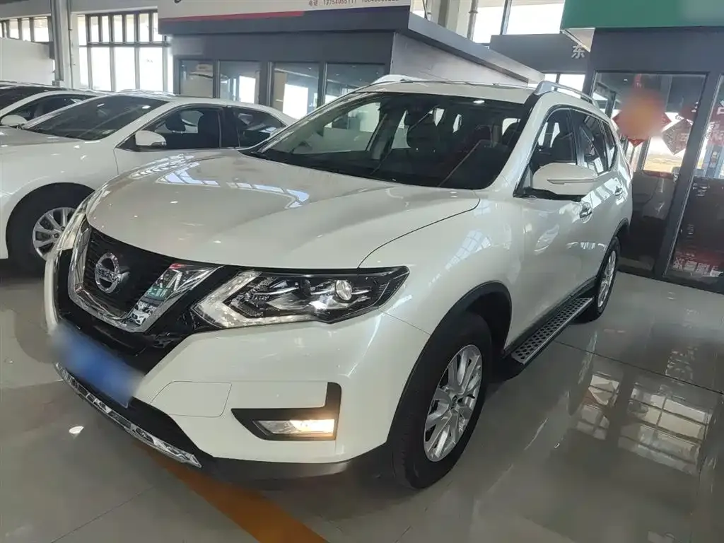 Nissan X-Trail 2023 из CN, фото 1