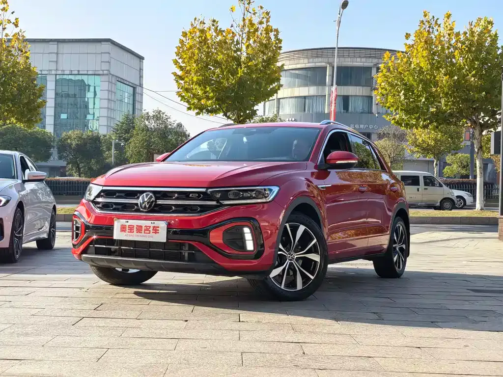 Volkswagen T-Roc — фото 1