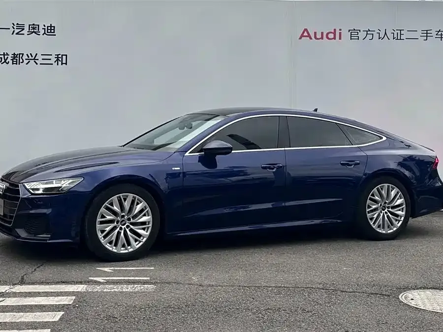 Audi A7 — фото 1