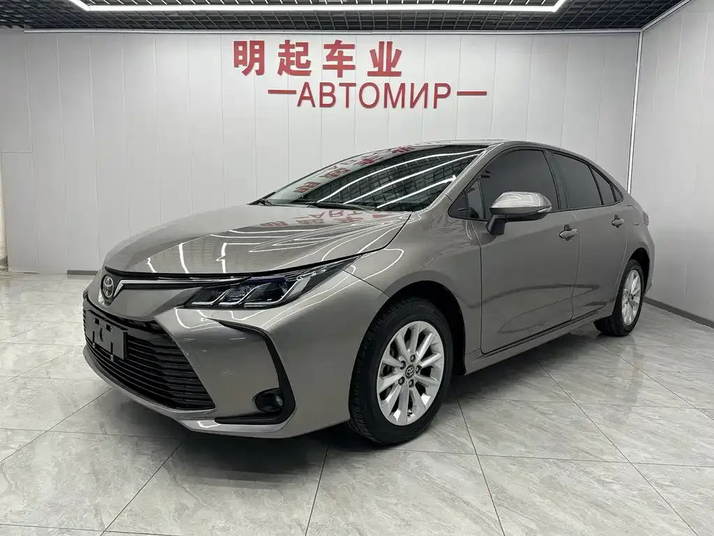 Toyota Corolla — фото 1