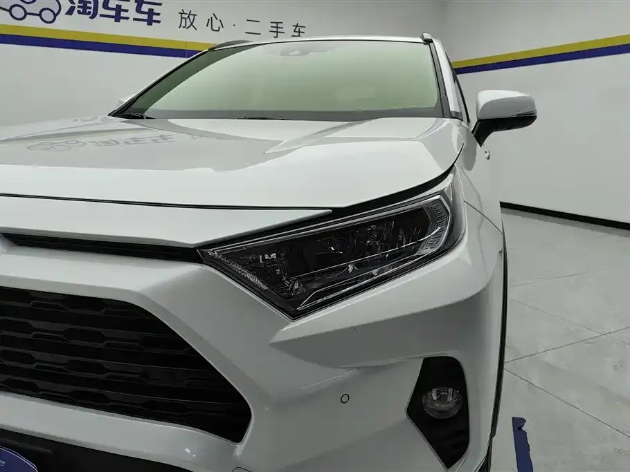 Toyota RAV4 2023 из CN, фото 5