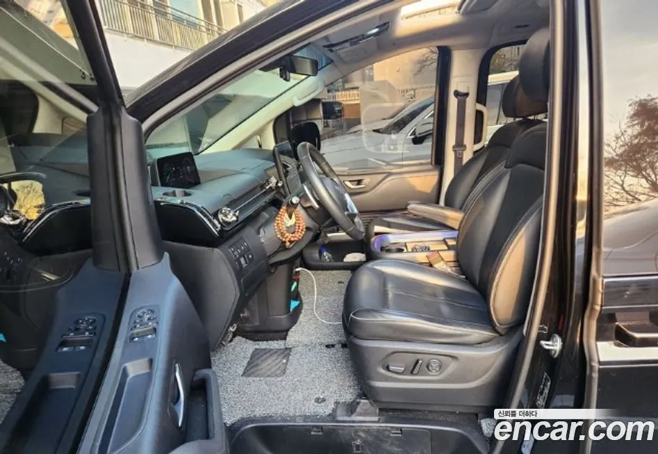 Hyundai Staria 2022 из KR, фото 3
