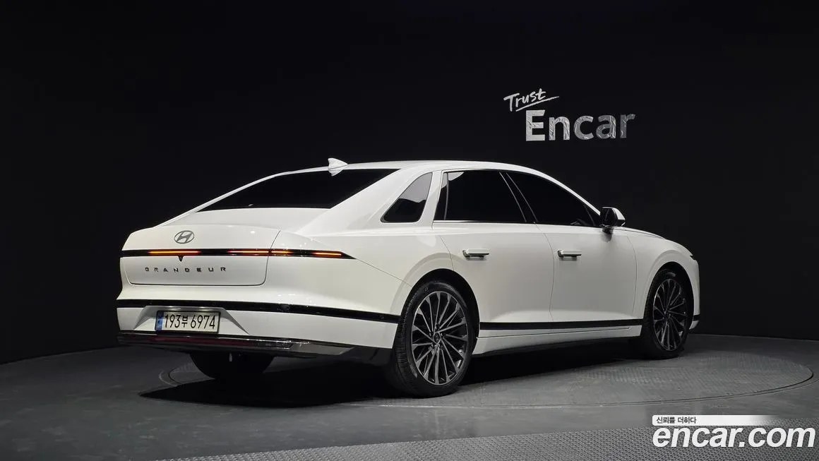 Hyundai Grandeur 2023 из KR, фото 2
