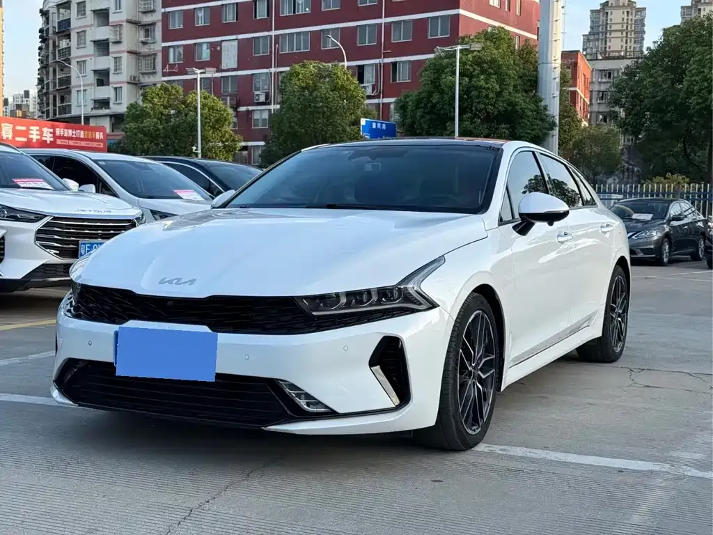 Kia K5 2023 из CN, фото 1