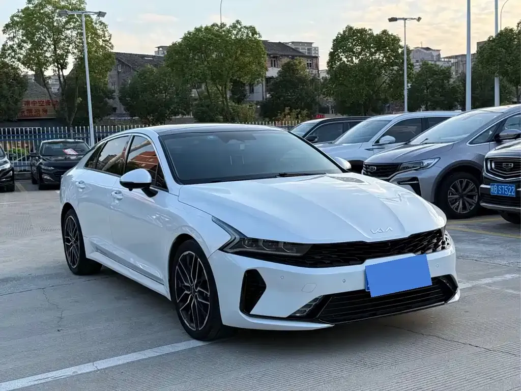 Kia K5 2023 из CN, фото 3
